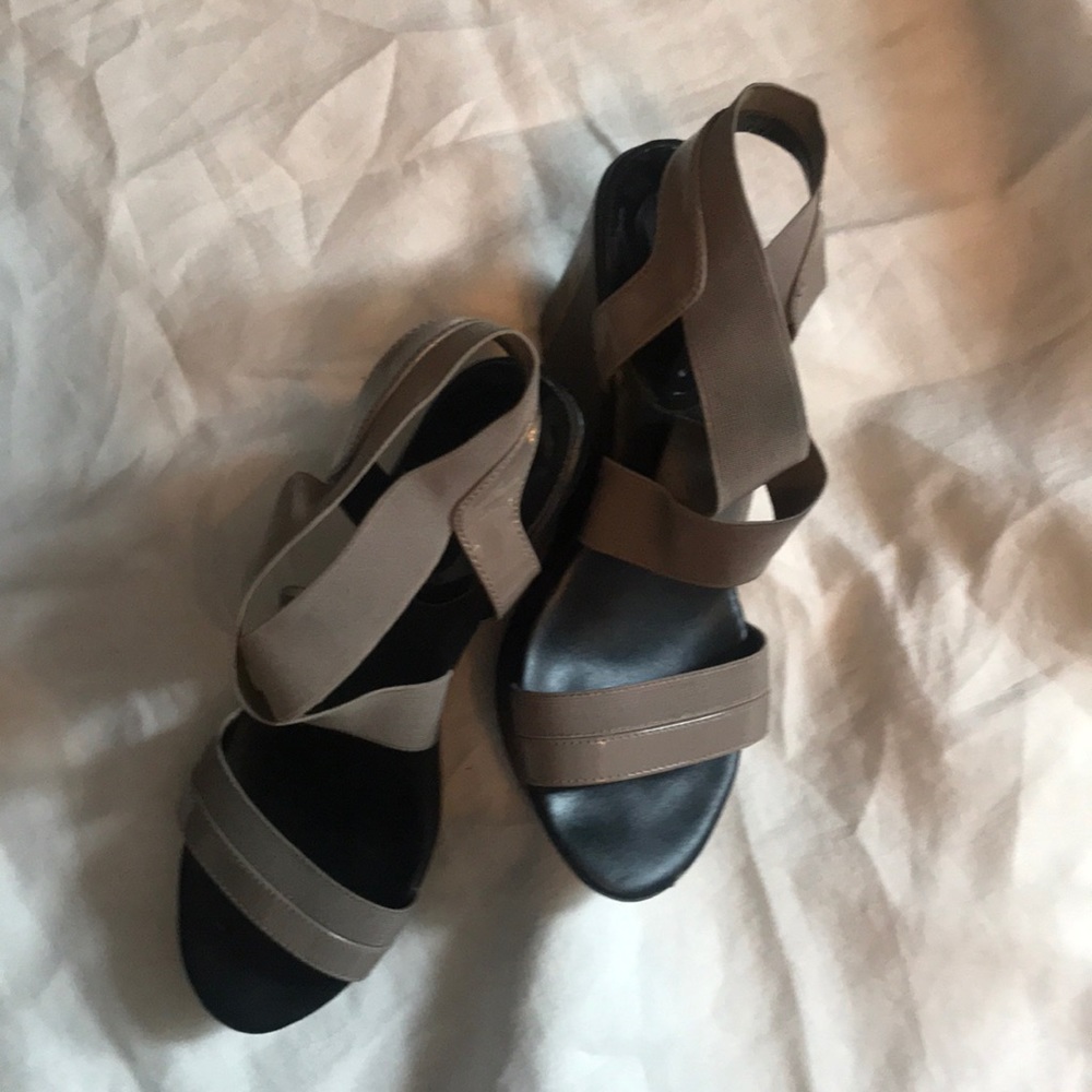 Charles David Platforms - Picture 3 of 4